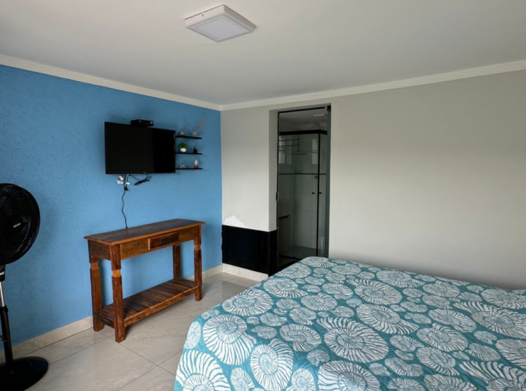 Casa em Condomínio Fechado em Guararema - Bairro Paião - 14