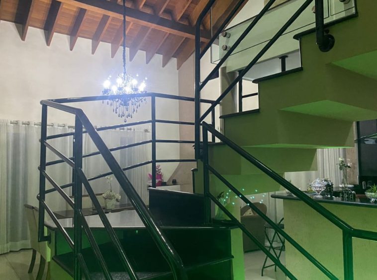 Casa Luxuosa em Guararema - 04