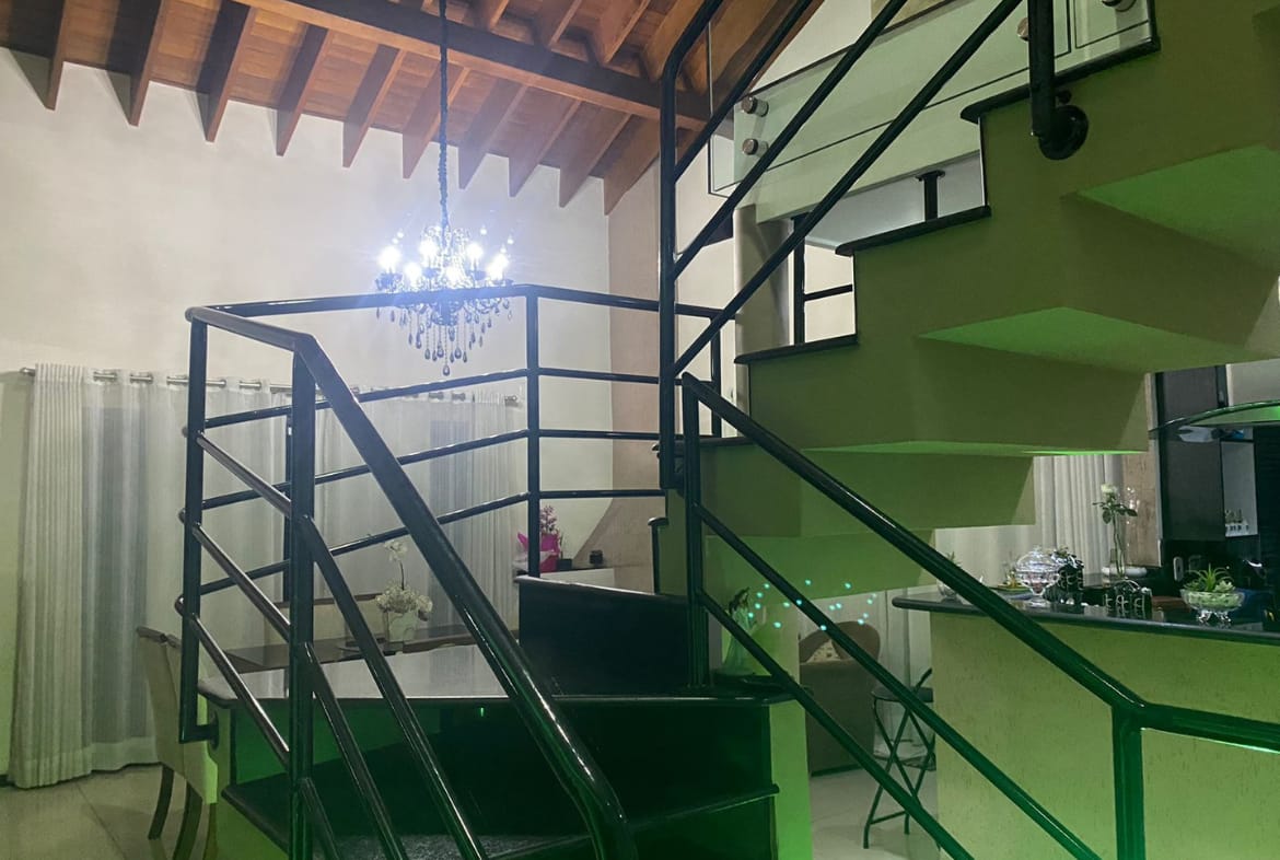 Casa Luxuosa em Guararema - 04