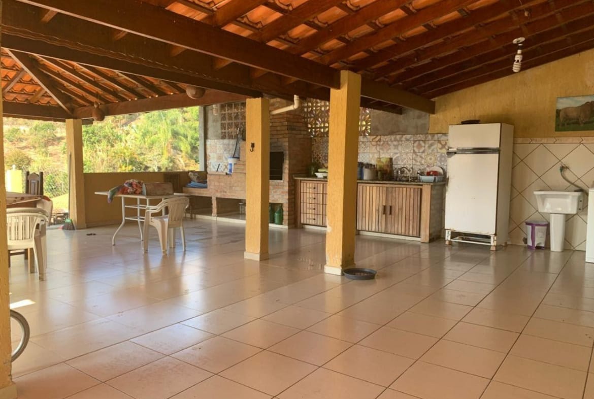 Casa à Venda em Guararema - Vale dos Eucaliptos - 17