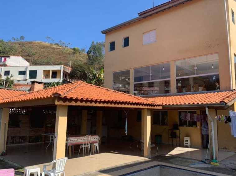 Casa à Venda em Guararema - Vale dos Eucaliptos - 10