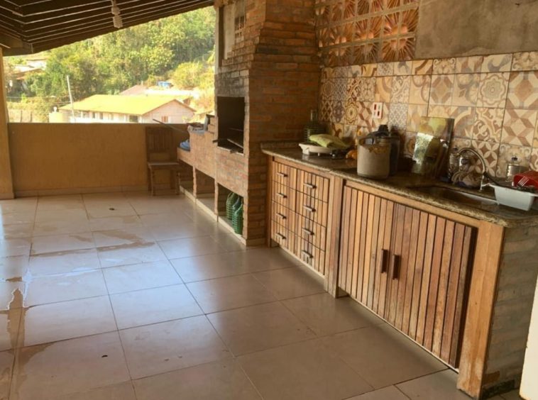 Casa à Venda em Guararema - Vale dos Eucaliptos - 03