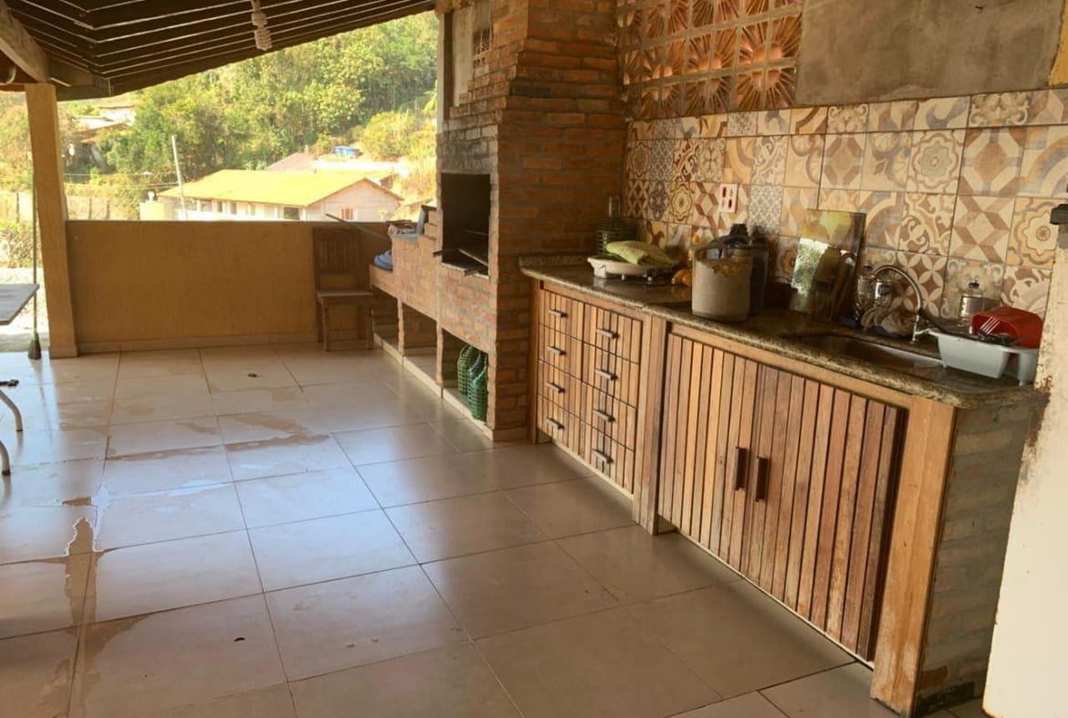 Casa à Venda em Guararema - Vale dos Eucaliptos - 03