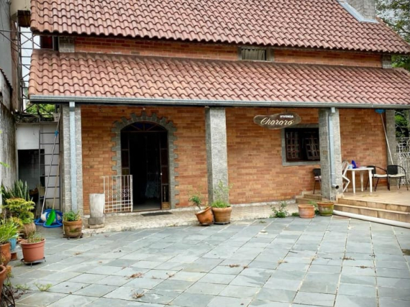 Casa com Piscina em Guararema - 01