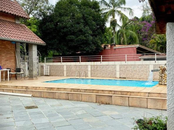 Casa com Piscina em Guararema - 07