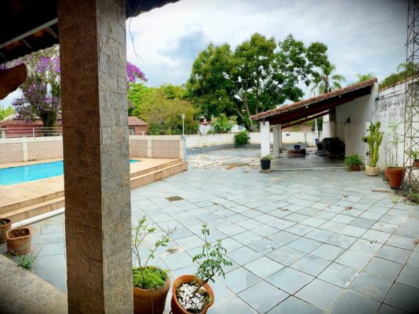 Casa com Piscina em Guararema - 08