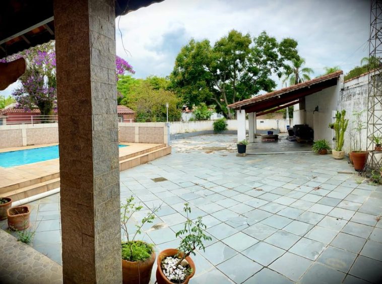 Casa com Piscina em Guararema - 08