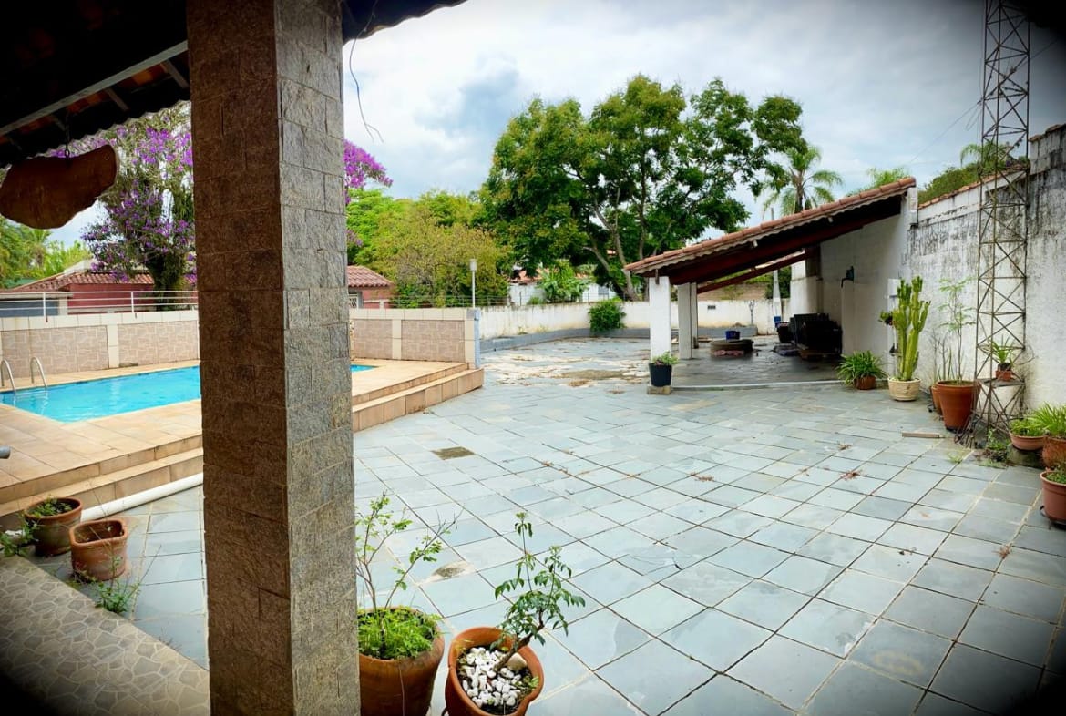 Casa com Piscina em Guararema - 08