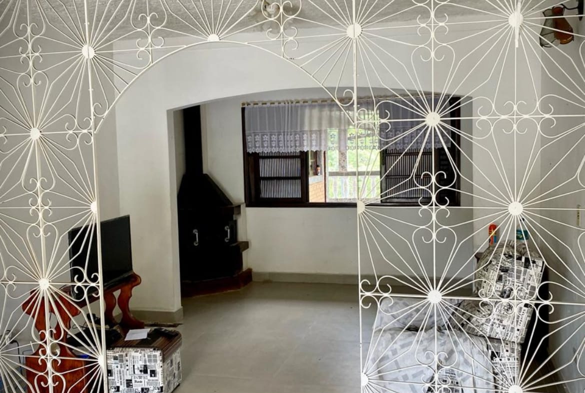 Casa com Piscina em Guararema - 10