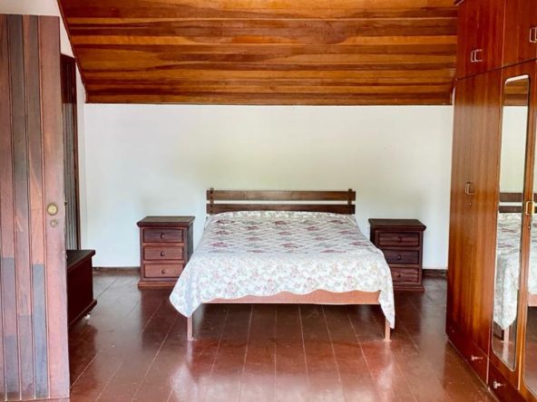 Casa com Piscina em Guararema - 11