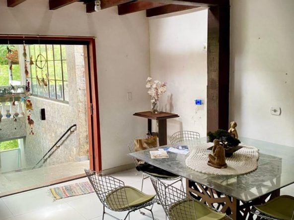 Casa com Piscina em Guararema - 02