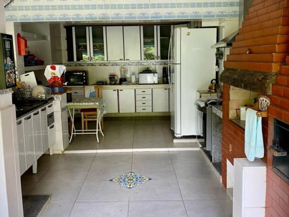 Casa com Piscina em Guararema - 03