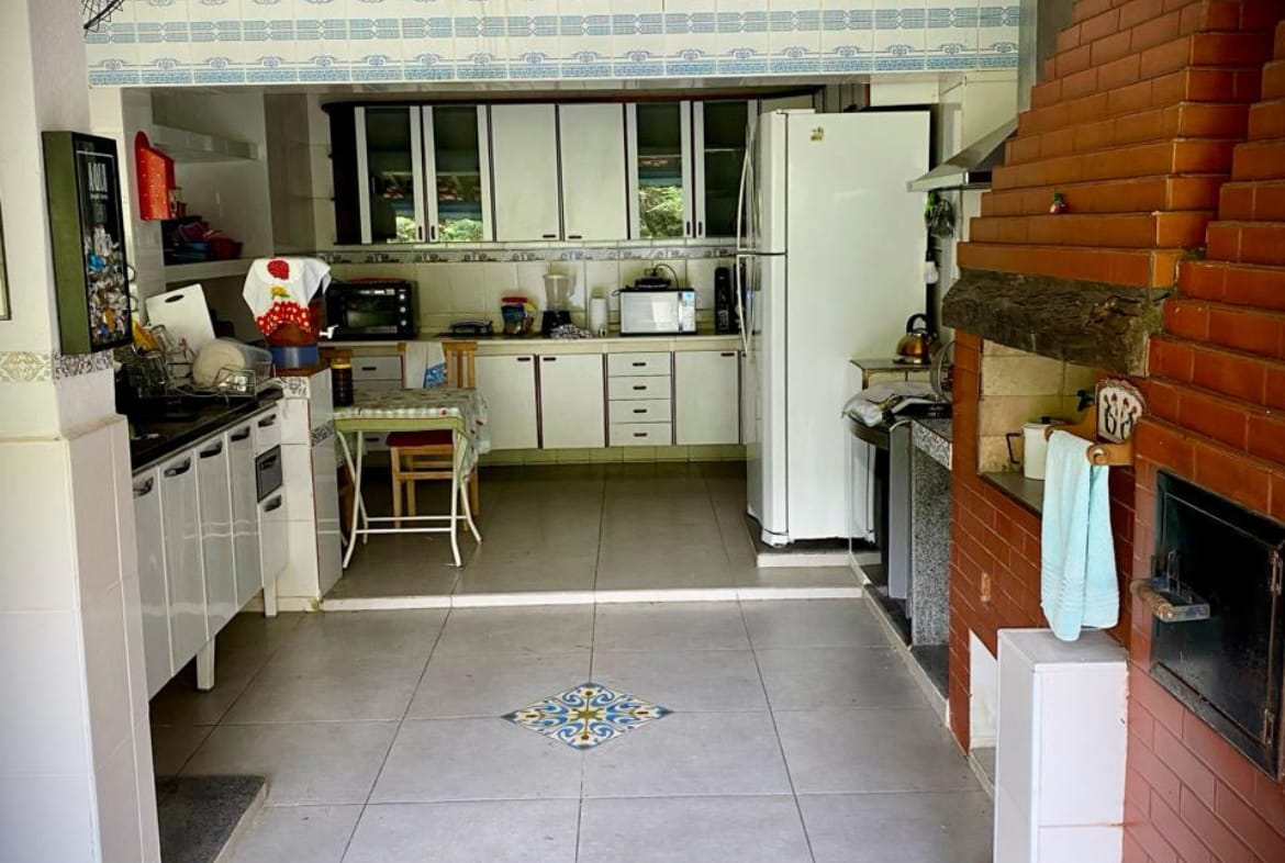 Casa com Piscina em Guararema - 03