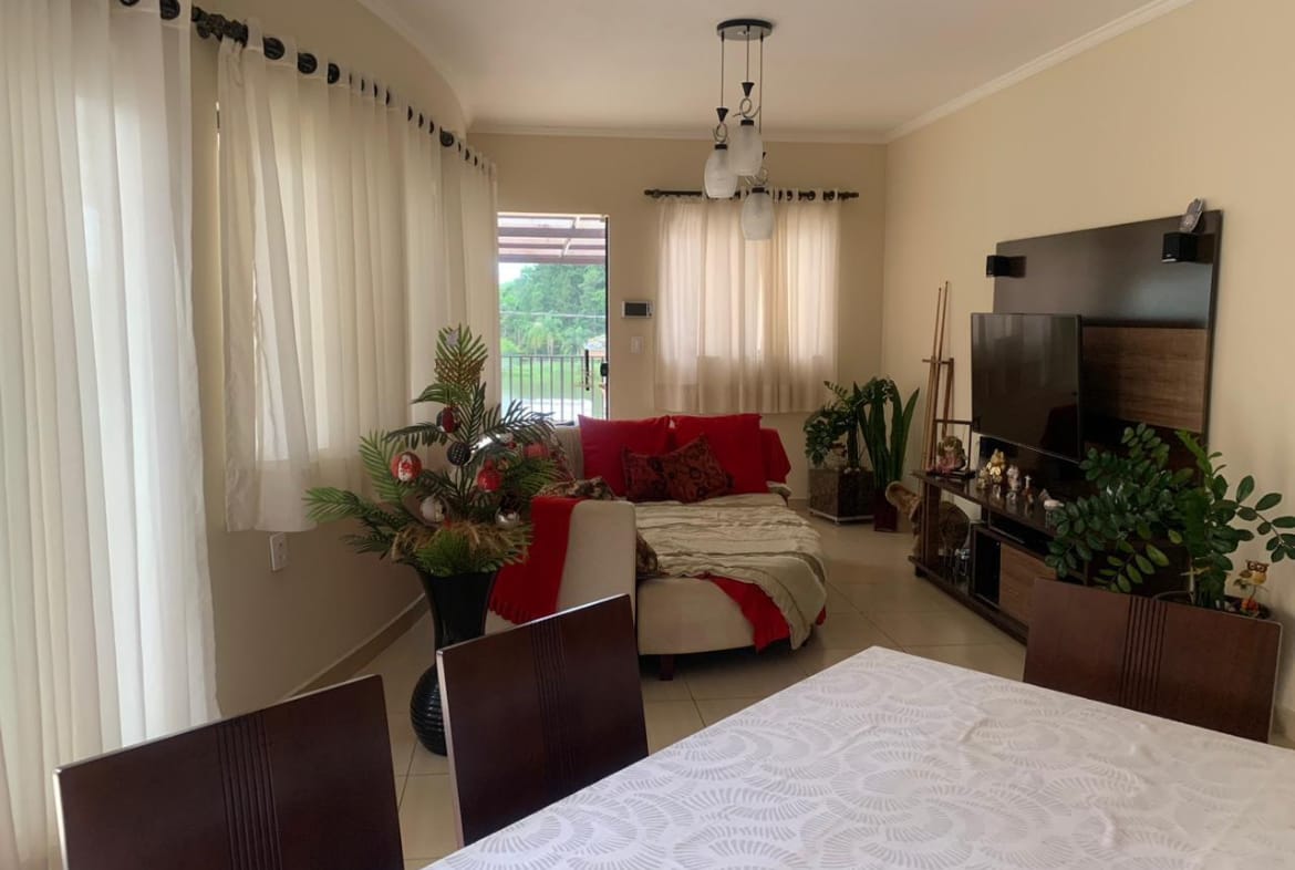 Casa com 3 Quartos em Guararema - 05