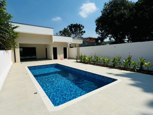 Casa Nova e Térrea à Venda em Guararema - 01
