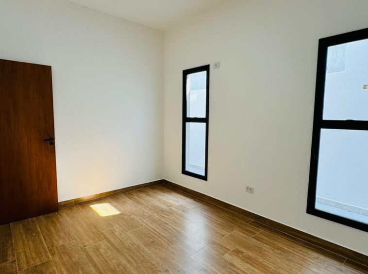 Casa Nova e Térrea à Venda em Guararema - 13