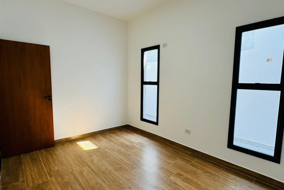 Casa Nova e Térrea à Venda em Guararema - 13