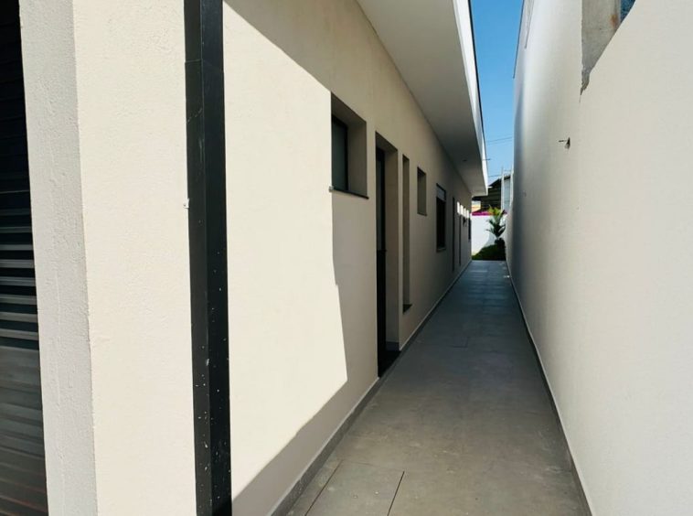 Casa Nova e Térrea à Venda em Guararema - 09
