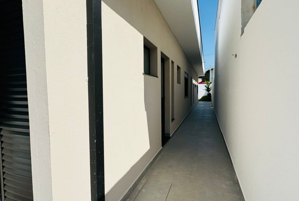 Casa Nova e Térrea à Venda em Guararema - 09