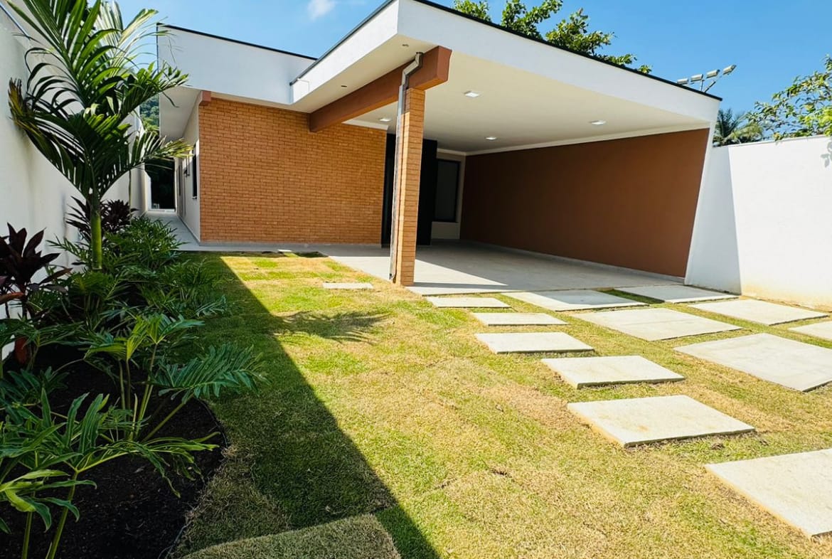 Casa Nova e Térrea à Venda em Guararema - 02