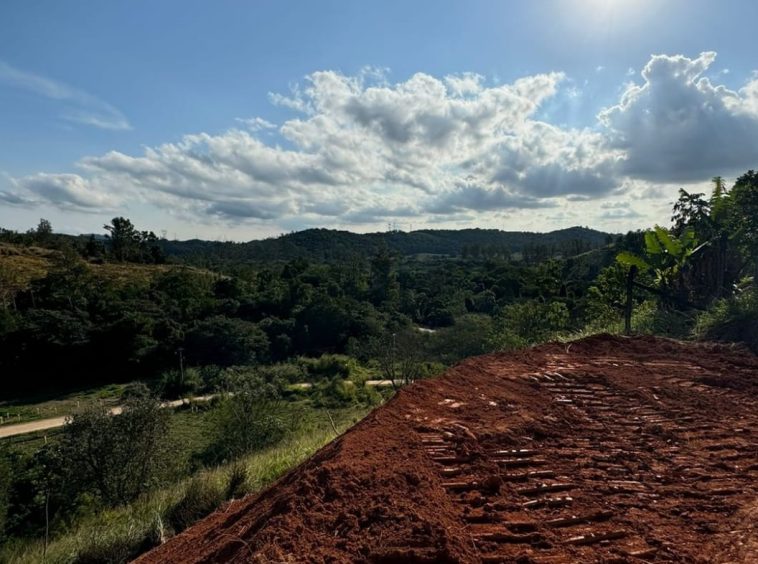 Terreno à venda em Santa Branca - 02