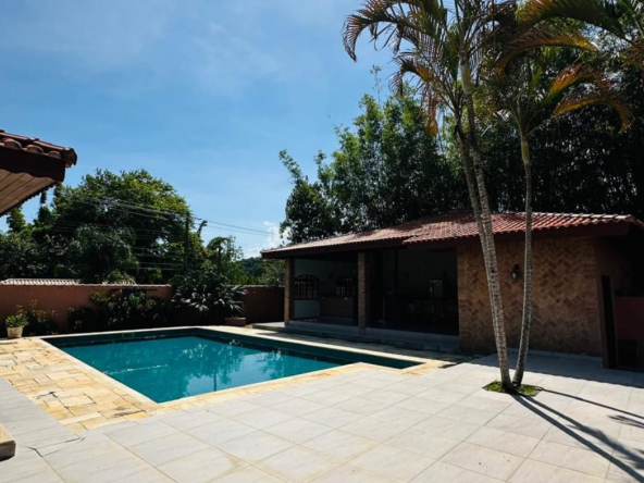 Casa de Alto Padrão em Guararema - Bairro Freguesia da Escada - 04